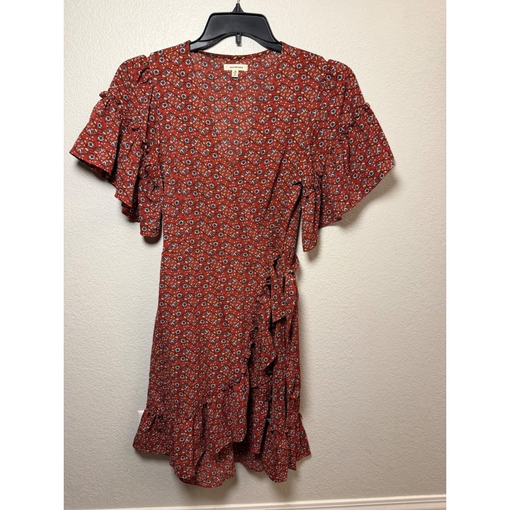 Max Studio Rust Red Floral Wrap Dress Tiered Flutter Sleeve Ruffle Hem Medium